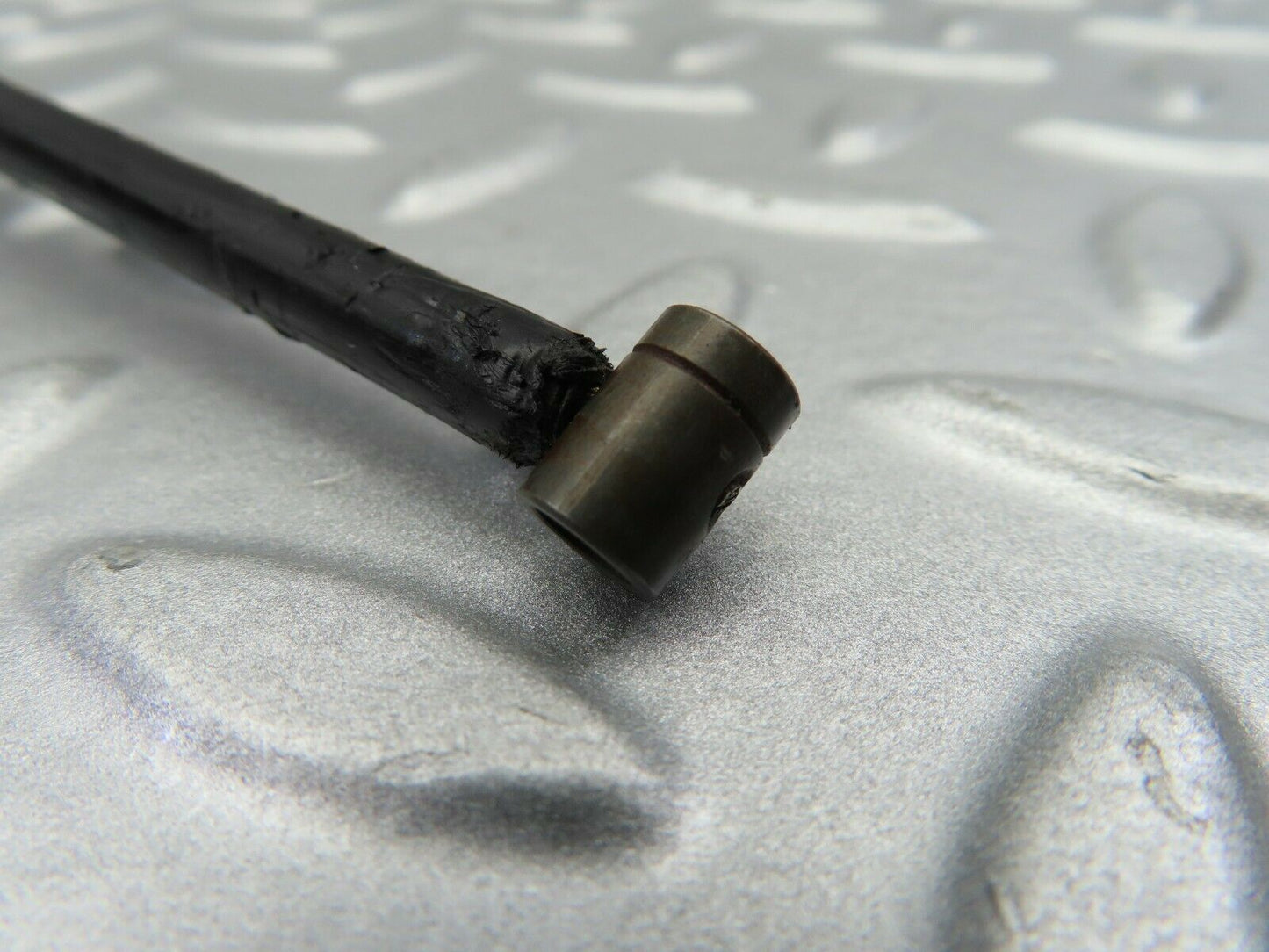 6718 Mercedes-Benz S124 E220 Wagon Bonnet Release Cable