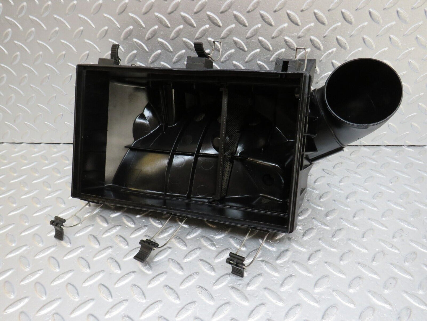 34735 Mercedes-Benz W210 320E Air Filter Box Housing 1120900801