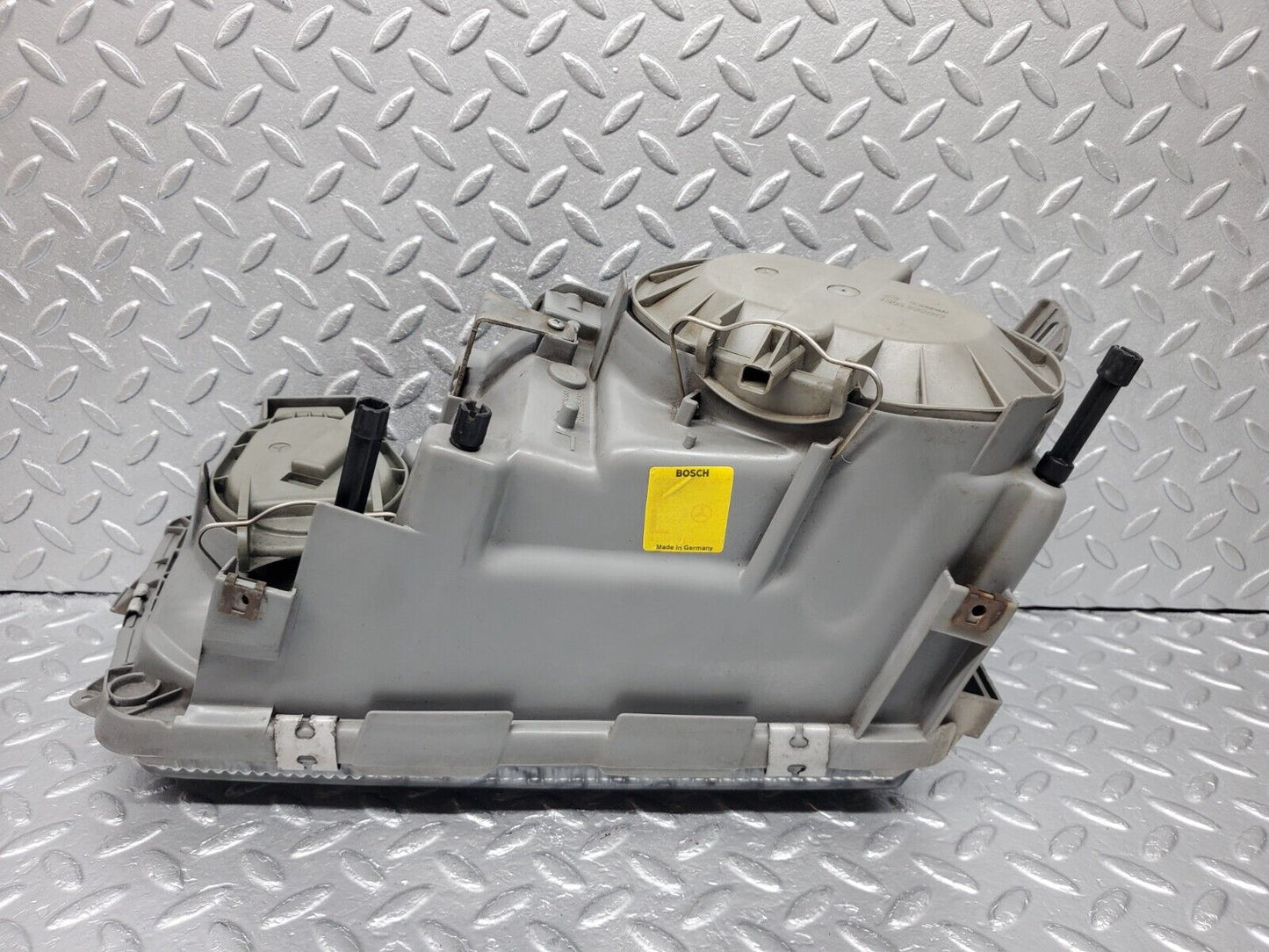 45827 Mercedes-Benz W126 420SE Headlight Left Bosch 0301065705 1268209461