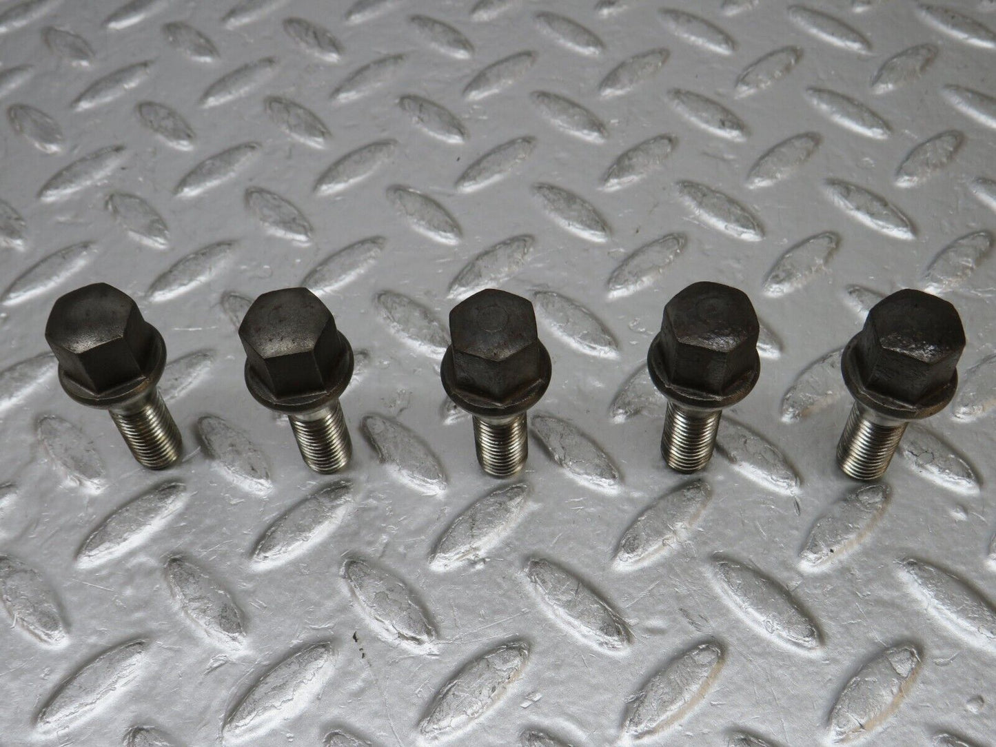 32233 Mercedes-Benz 5x Alloy Wheel Lug Bolt M12x1.5