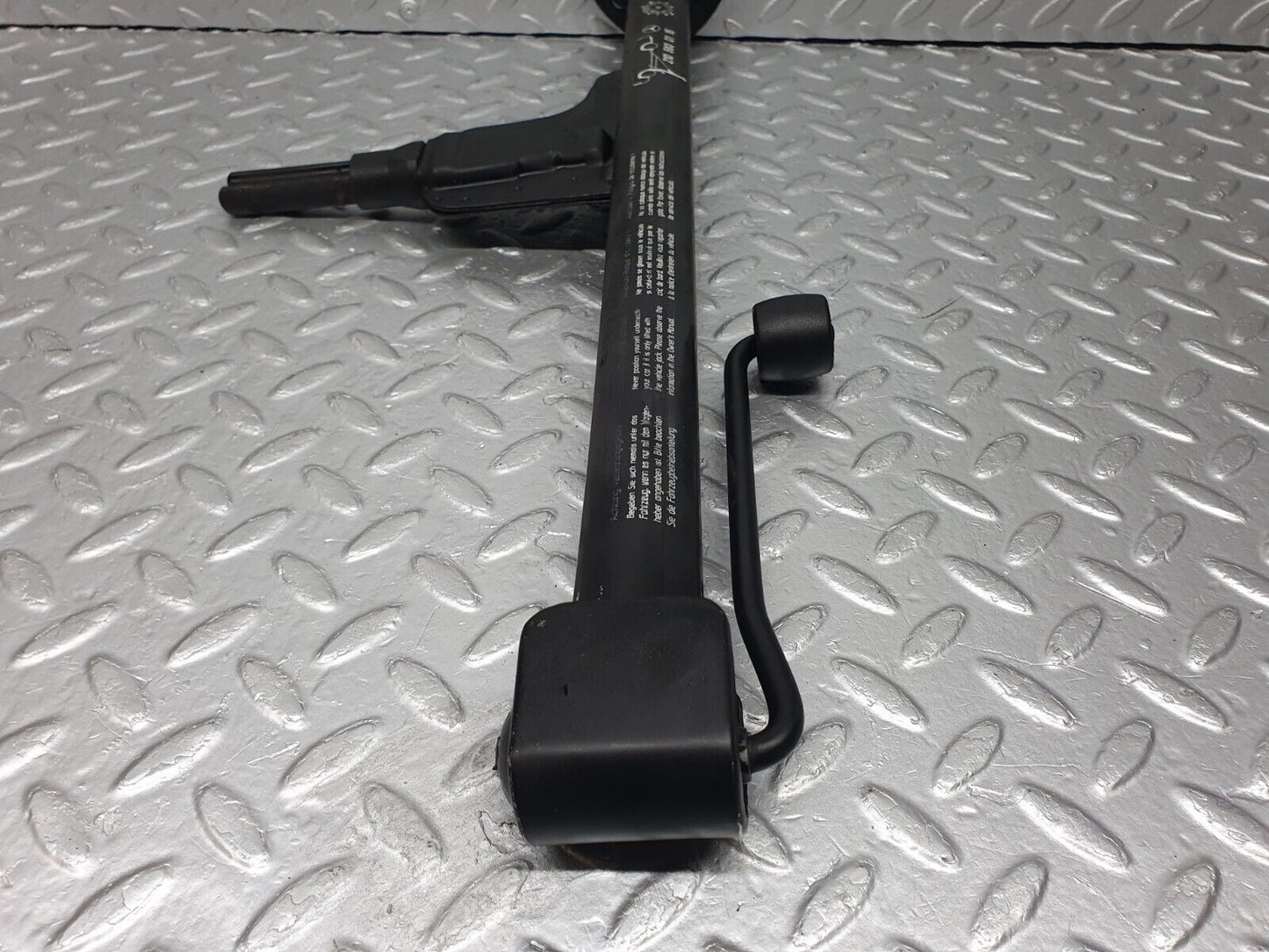41785 Mercedes-Benz W202 C200 Car Jack 2105830115