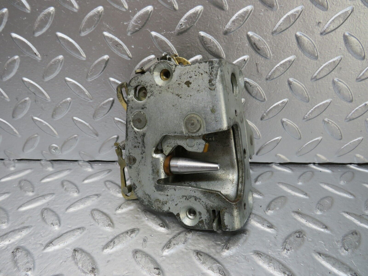 26062 Mercedes-Benz W116 450SE Rear Right Door Lock Mechanism