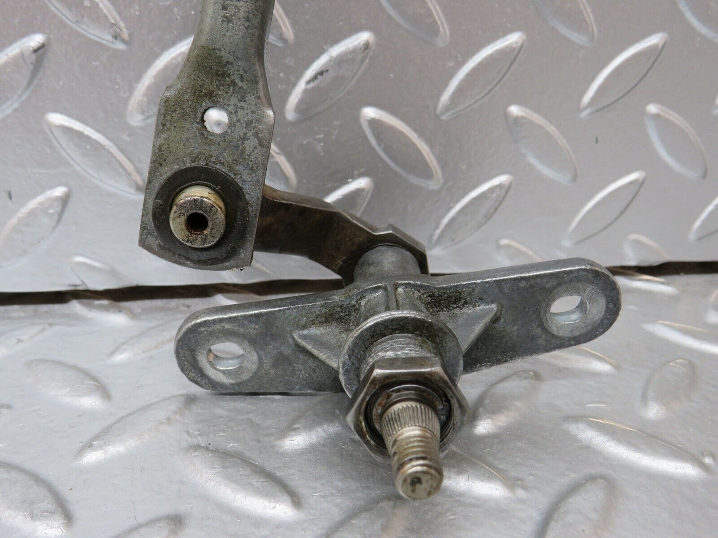 28364 Mercedes-Benz S123 240D Wagon Windscreen Wiper Linkage
