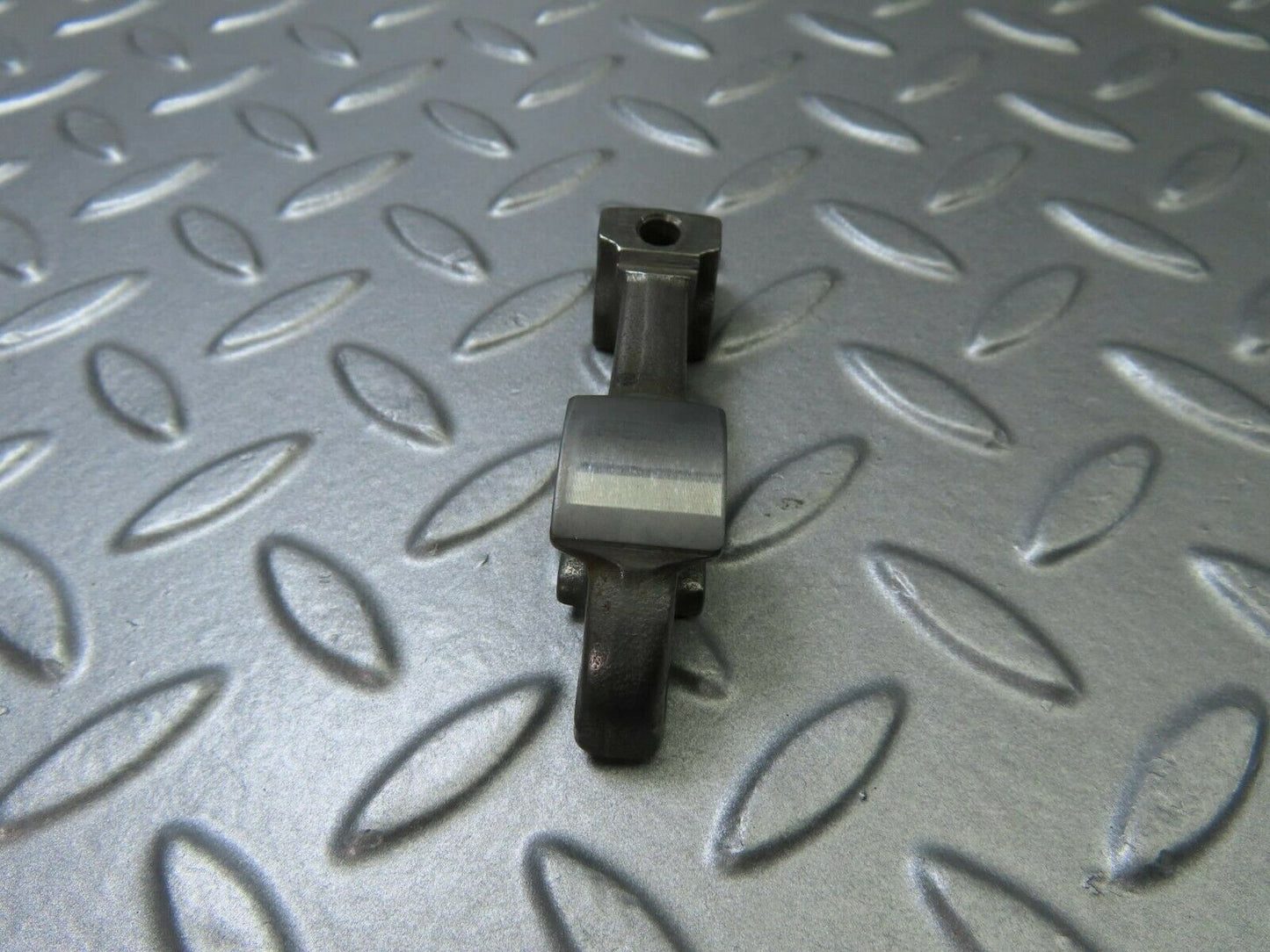 9134 Mercedes-Benz W108 Valve Rocker Arm With Retaining Spring