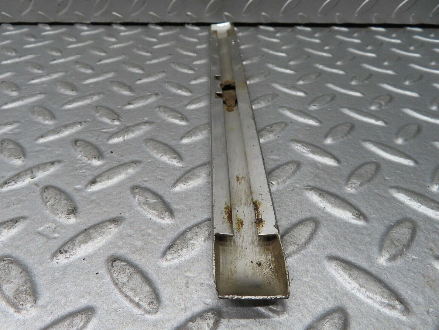 19019 Mercedes-Benz W120 W121 Ponton Front Fender Wing Lower Chrome Moulding Trim