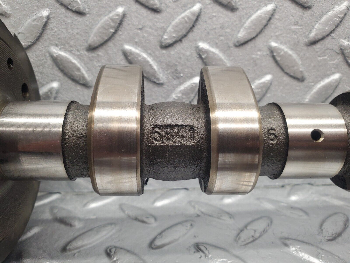 46223 Mercedes-Benz W124 280E Camshaft R1044501