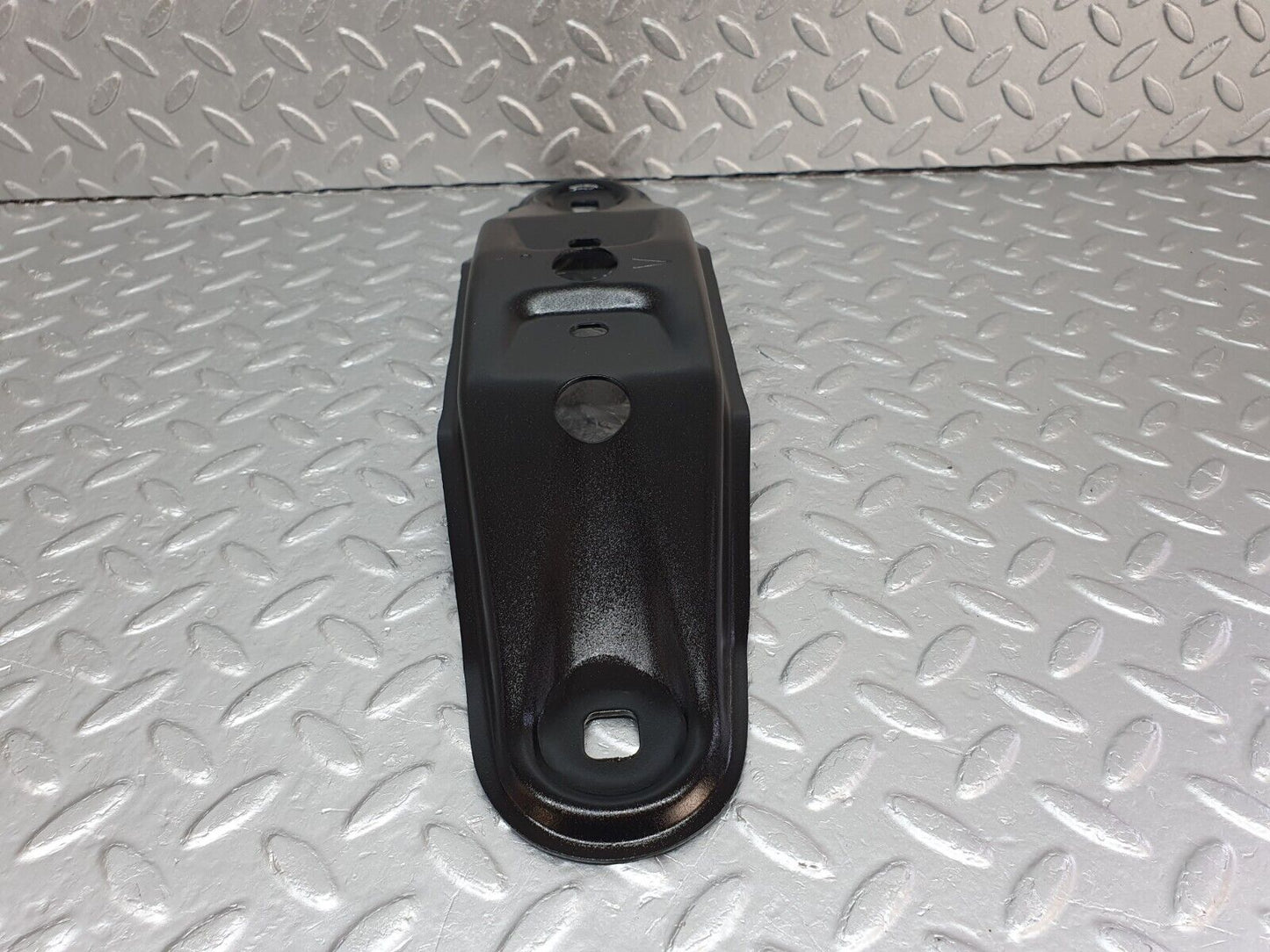 41497 Mercedes-Benz W124 200E Gearbox Mount Bracket