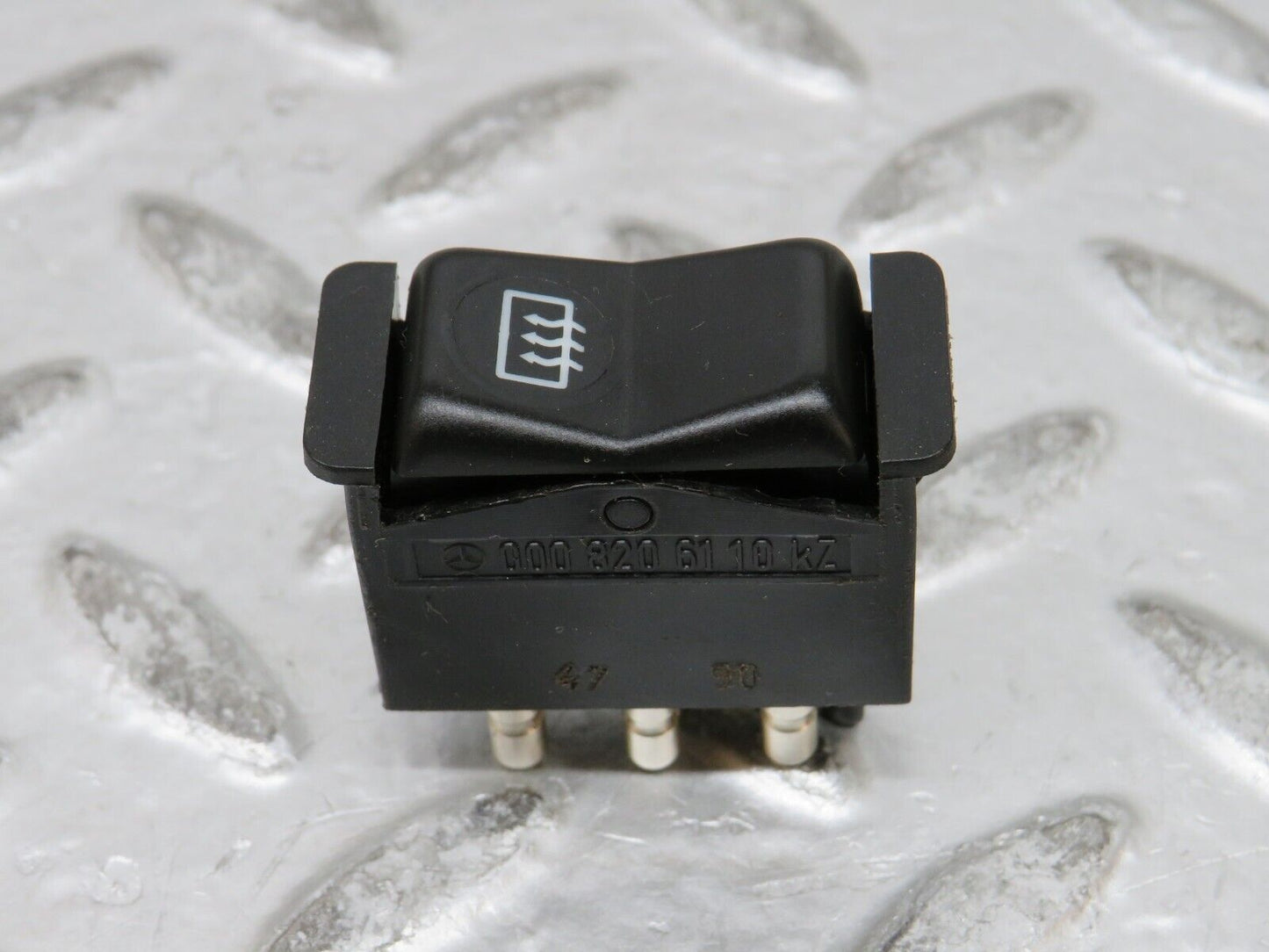 28491 Mercedes-Benz S123 240D Wagon Rear Heated Window Switch 0008206110