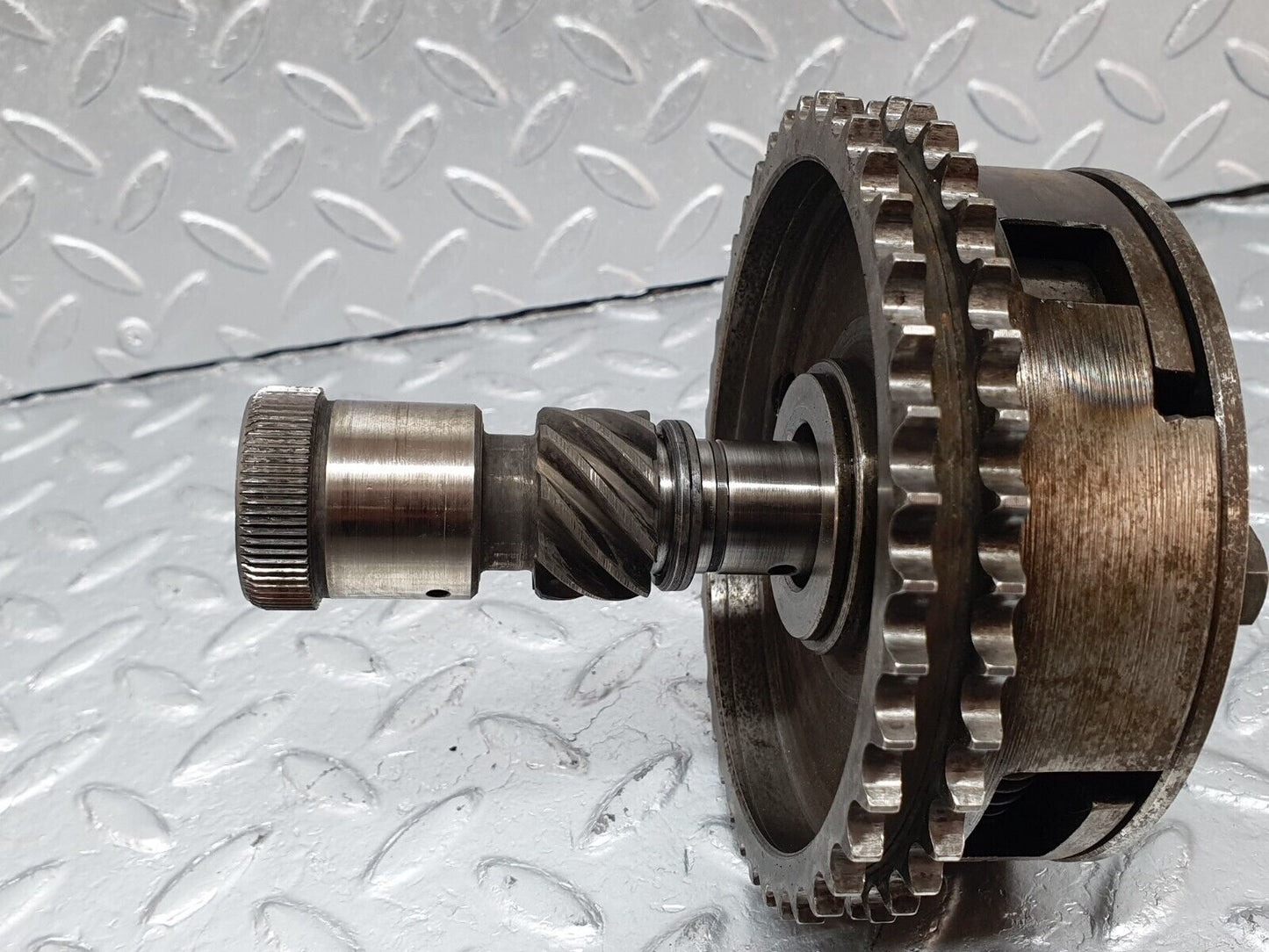 40871 Mercedes-Benz W123 240D Intermediate Timing Gear Shaft