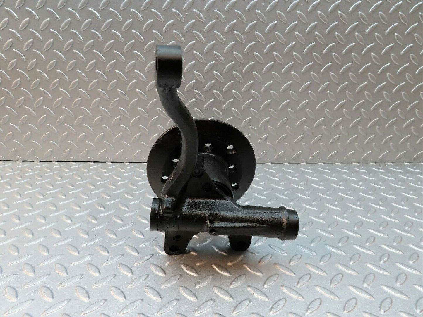 3454 Mercedes-Benz W108 280SE Wheel Hub Front Left