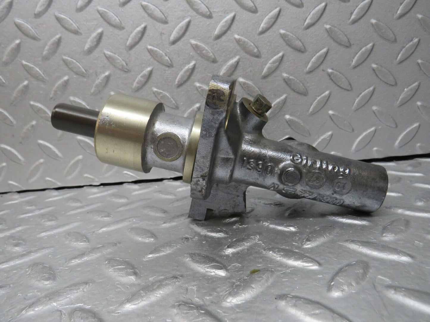 37010 Mercedes-Benz C126 420SEC Coupe Brake Master Cylinder Girling