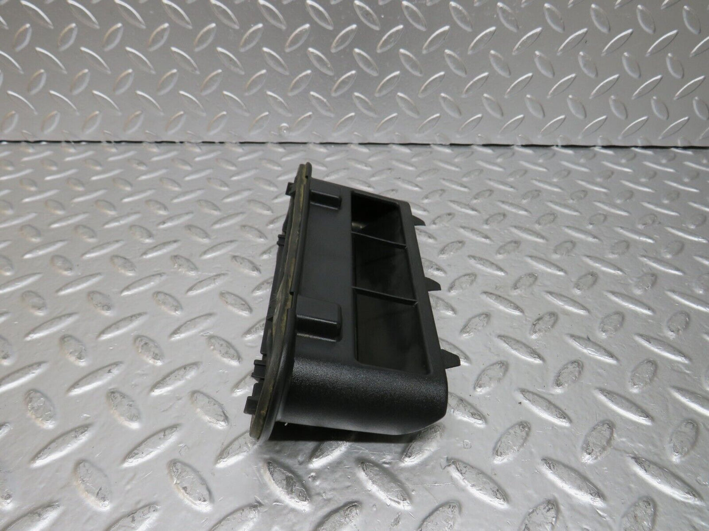 25245 Mercedes-Benz W201 190D Trunk Breather Ventilation Valve 2018300242