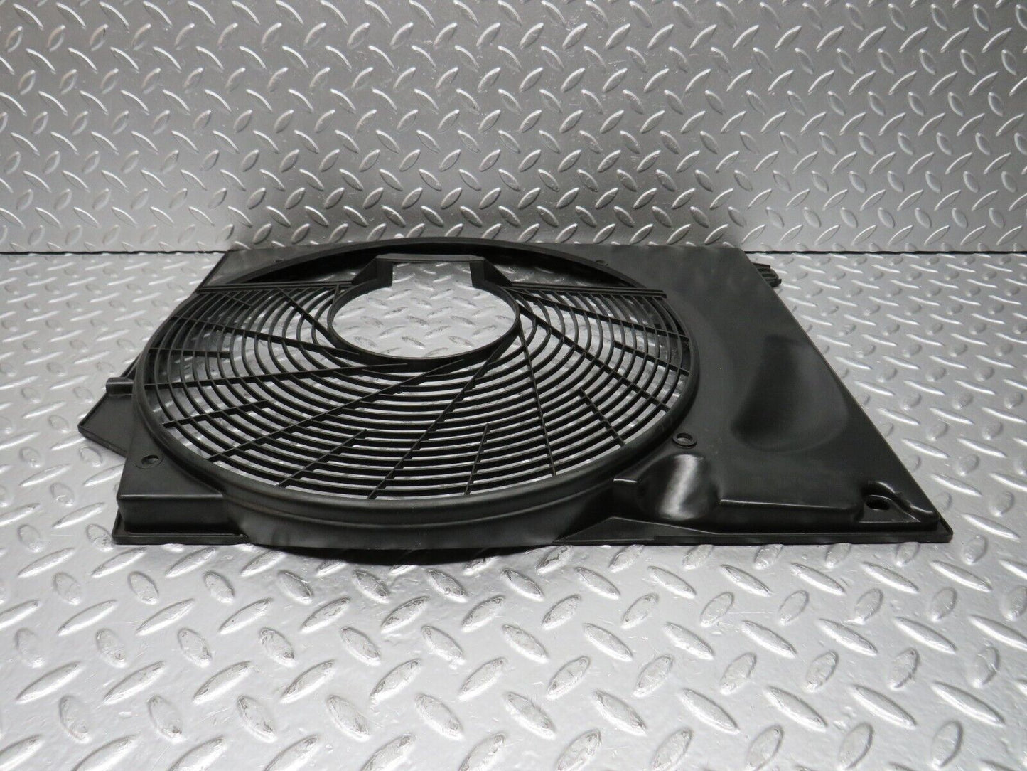 31198 Mercedes-Benz S124 220TE Wagon Fan Shroud 1245053655