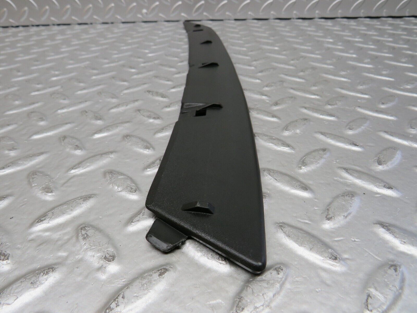 26792 Mercedes-Benz W123 240D Rear Left C Pillar Plastic Trim