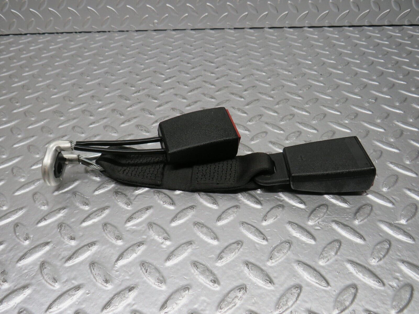 31585 Mercedes-Benz W201 190LE 1.8L Rear Seat Belt Set With Buckles 2018604285