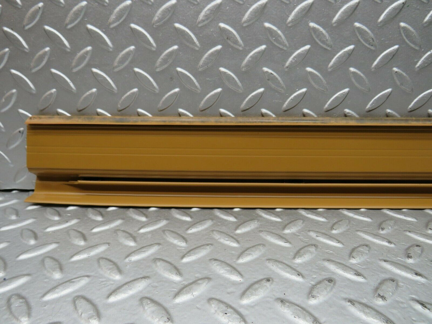22049 Mercedes-Benz S123 280TE Wagon Front Left Door Sill Trim