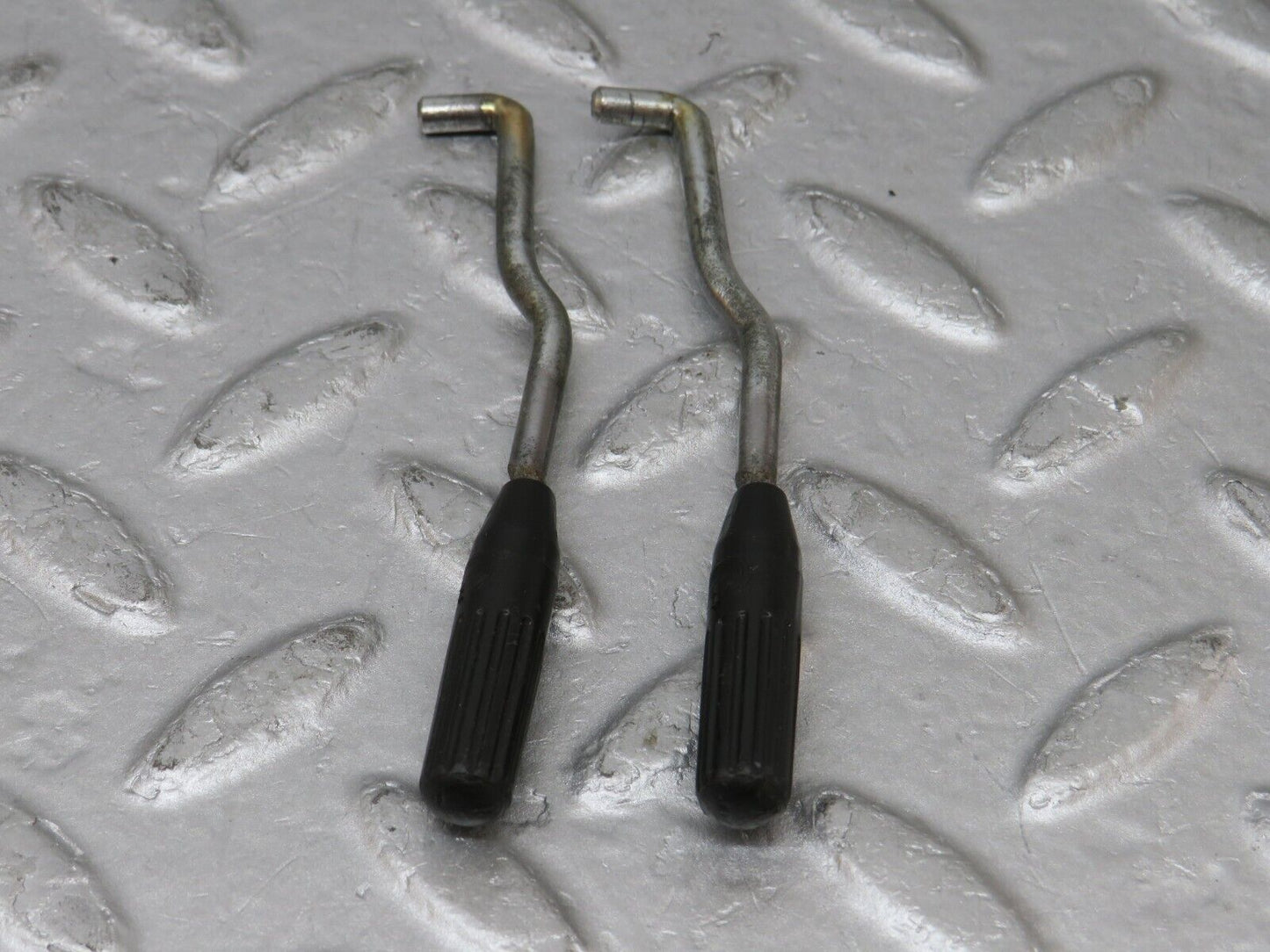 36049 Mercedes-Benz W126 420SE Front Door Lock Knob Pair
