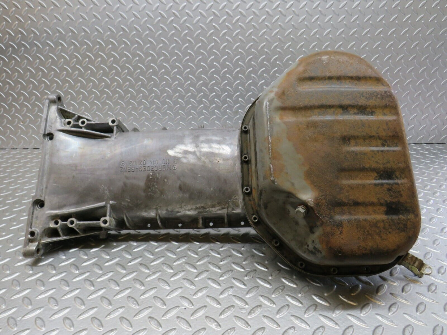 28172 Mercedes-Benz W123 280E Oil Pan Oil Sump 1100140702