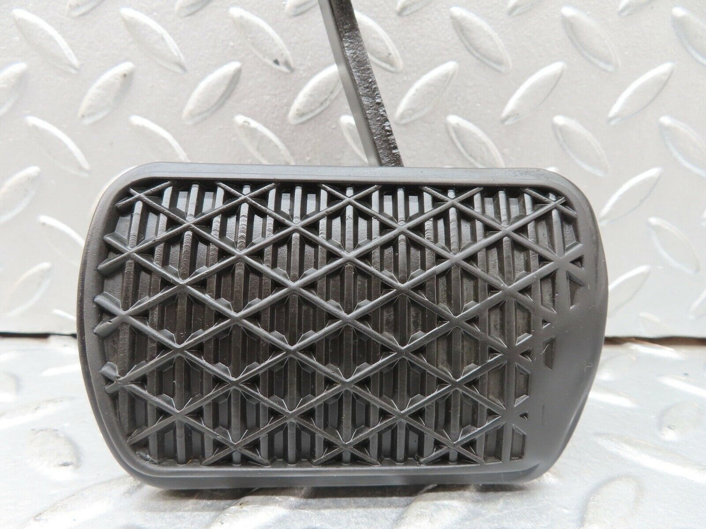 19099 Mercedes-Benz W123 300D Brake Pedal With Rubber