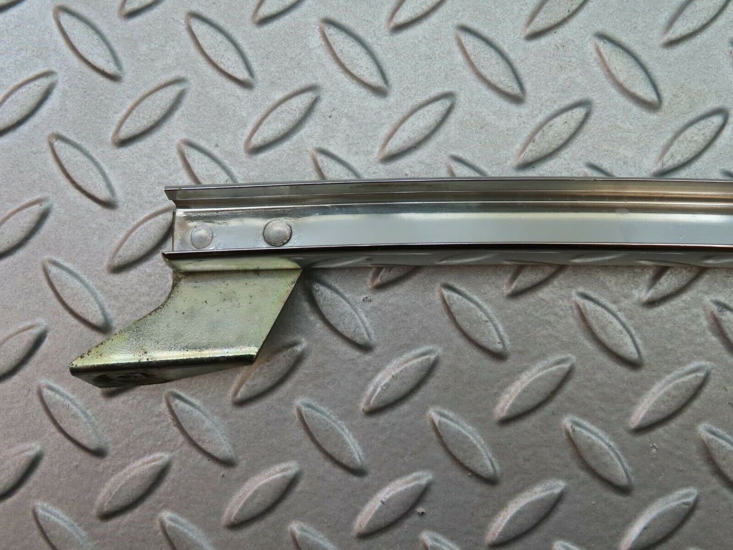 6135 Mercedes-Benz W126 380SE Rear Right Chrome Window Channel 1267300219