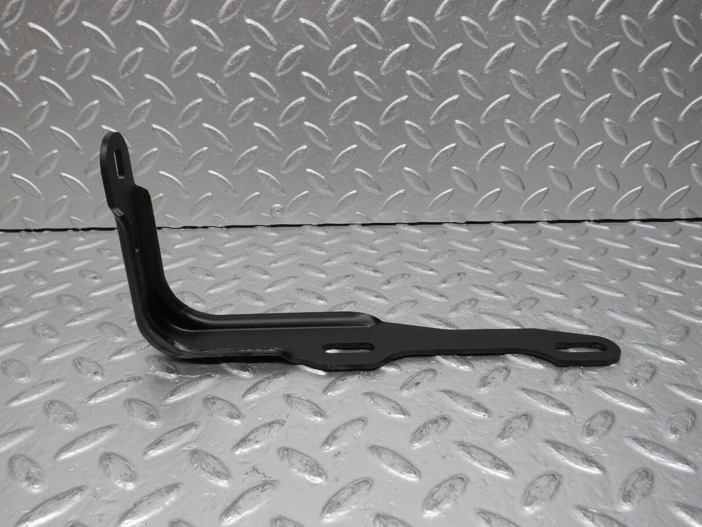 31492 Mercedes-Benz S124 220TE Wagon Exhaust Bracket
