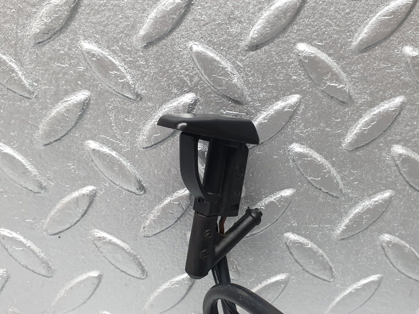 42367 Mercedes-Benz R129 320SL Coupe Windscreen Washer Nozzle