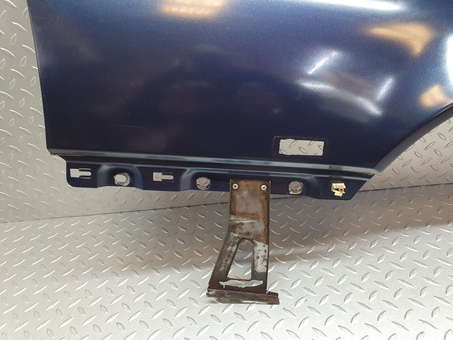 42284 Mercedes-Benz R129 320SL Coupe Front Right Wing Fender