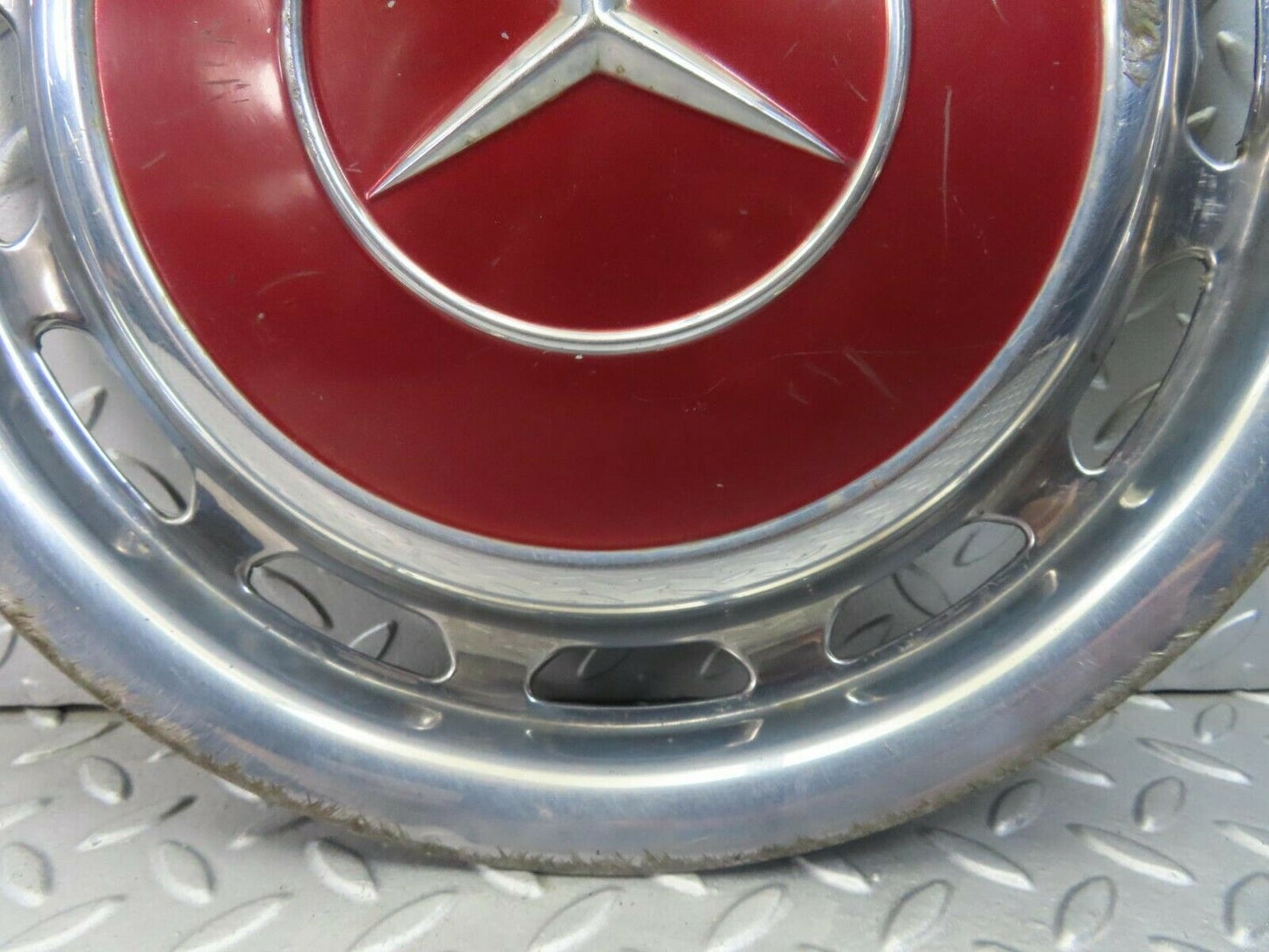 8412 Mercedes-Benz Vintage Wheel Trim Hub Cap 14