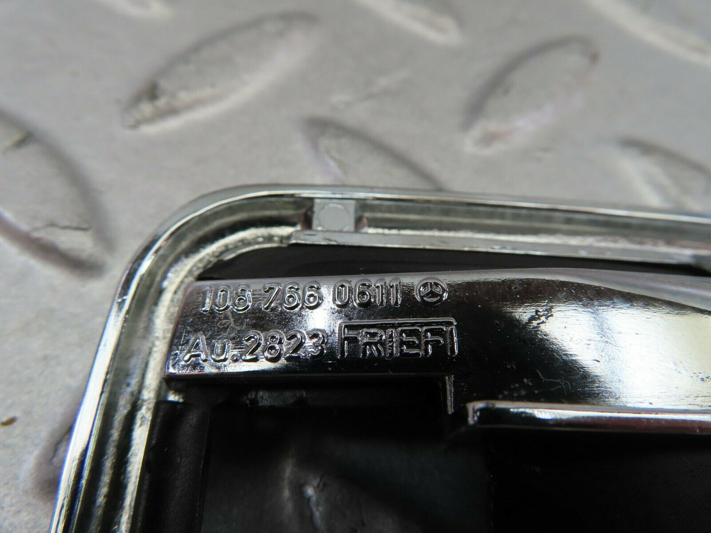 7591 Mercedes-Benz S123 230TE Wagon Chrome Frame For Door Handle 1087660611