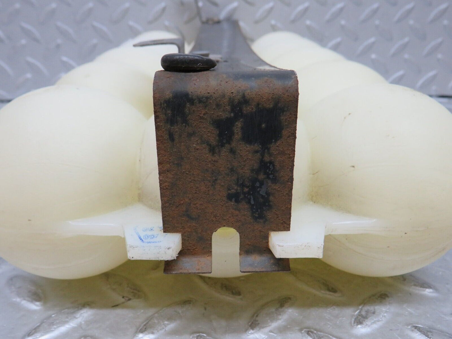 37331 Mercedes-Benz W109 300SEL Vacuum Reservoir Tank
