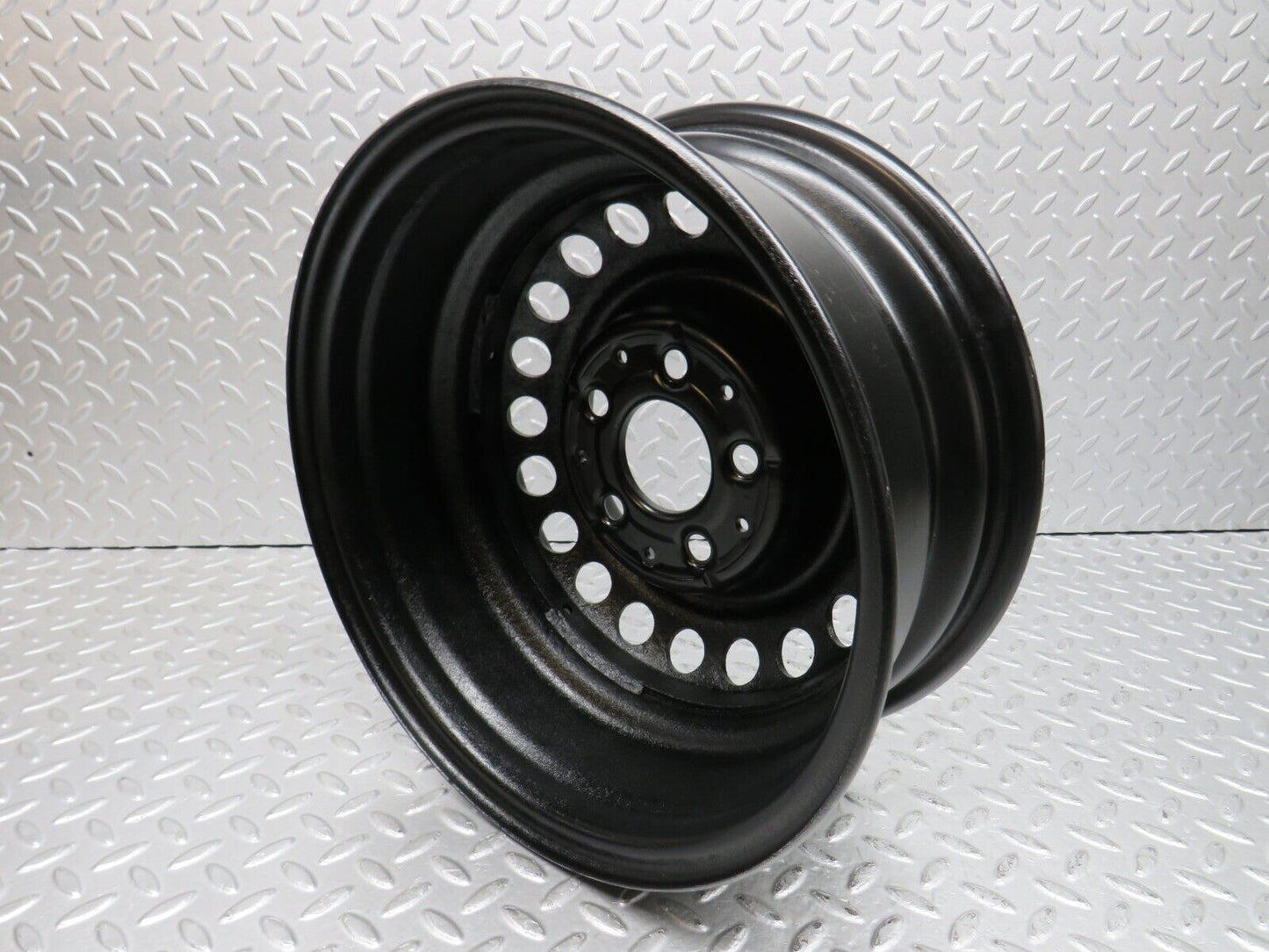 37727 Mercedes-Benz W109 300SEL Steel Wheel 6Jx14H2 ET30 1084000702