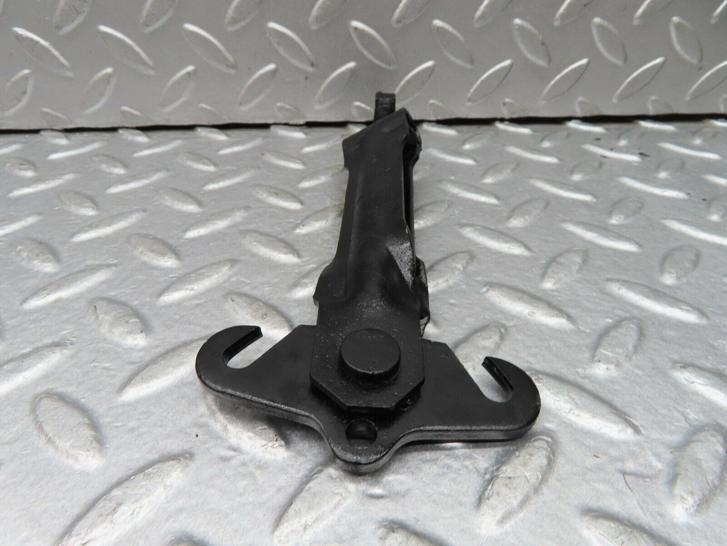 18165 Mercedes-Benz W123 200 Handbrake Regulator