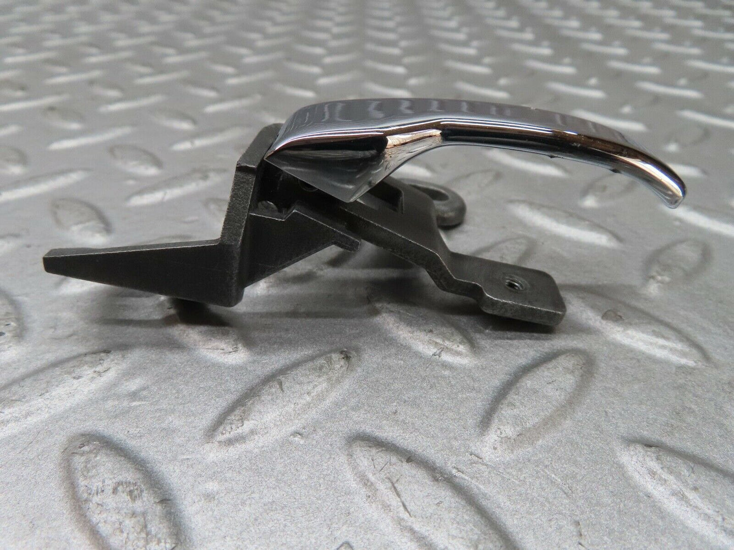 17567 Mercedes-Benz W116 450SEL Front Right Interior Chrome Door Handle