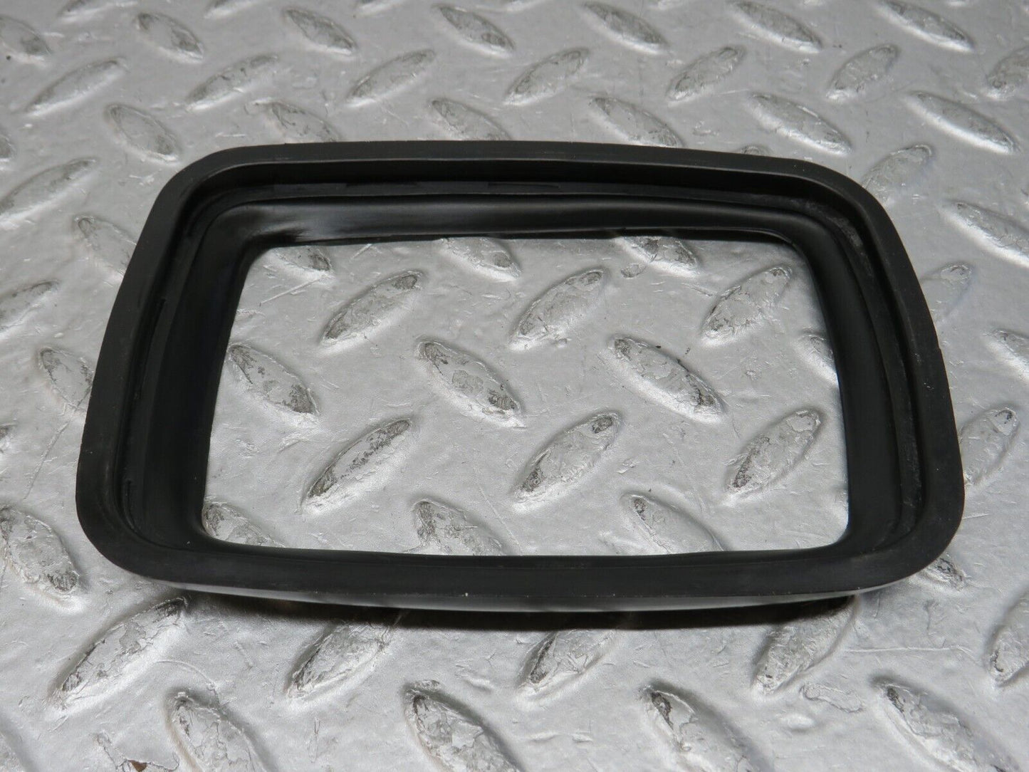 37403 Mercedes-Benz W109 300SEL Gear Selector Surround Rubber