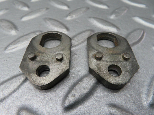 16744 Mercedes-Benz C107 380SLC Fuel Injector Bracket Pair