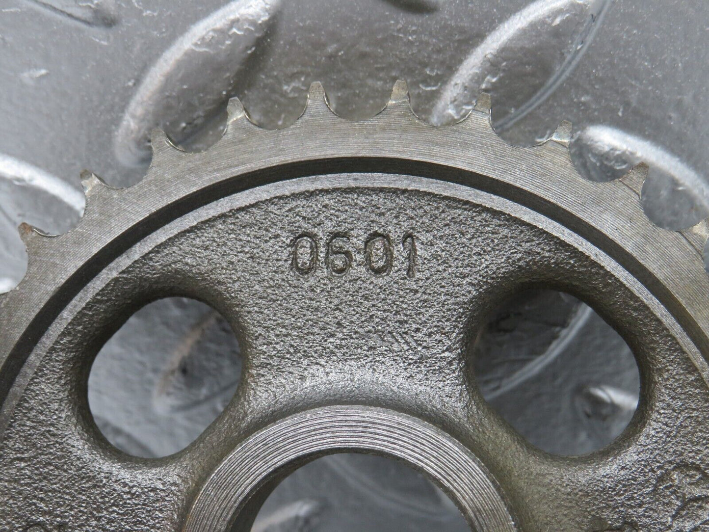 0019 Mercedes-Benz W116 350SE Camshaft Timing Gear 1160520601