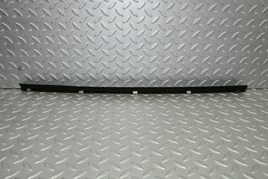 2647 Mercedes-Benz W116 350SE Glass Seal Trim Rubber Front Right