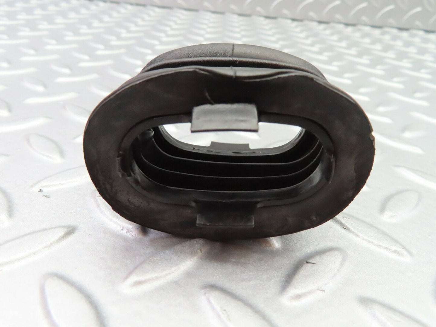 6542 Mercedes-Benz S124 E220 Wagon Front Door Wire Protector Rubber 1248210197