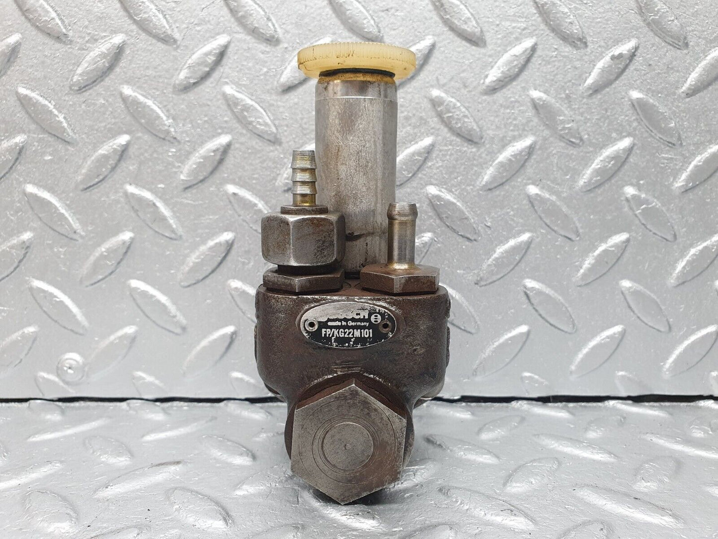 40852 Mercedes-Benz W123 300D Manual Diesel Bleed Pump Bosch FP/KG22M101