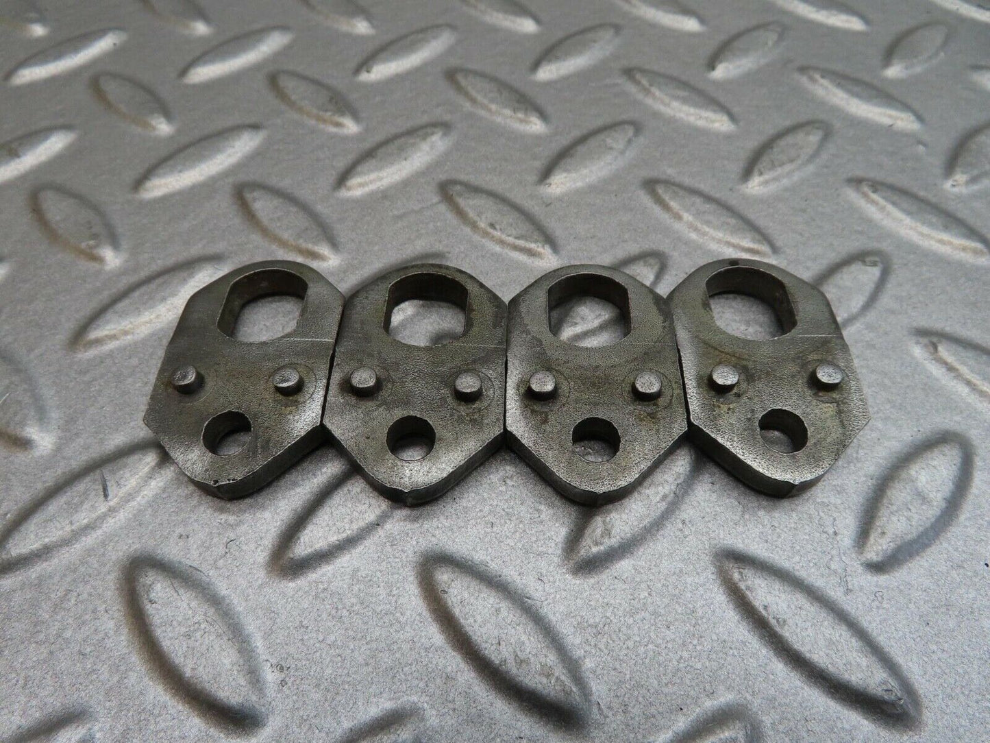 14403 Mercedes-Benz W116 350SE Fuel Injector Bracket Holder 4pcs