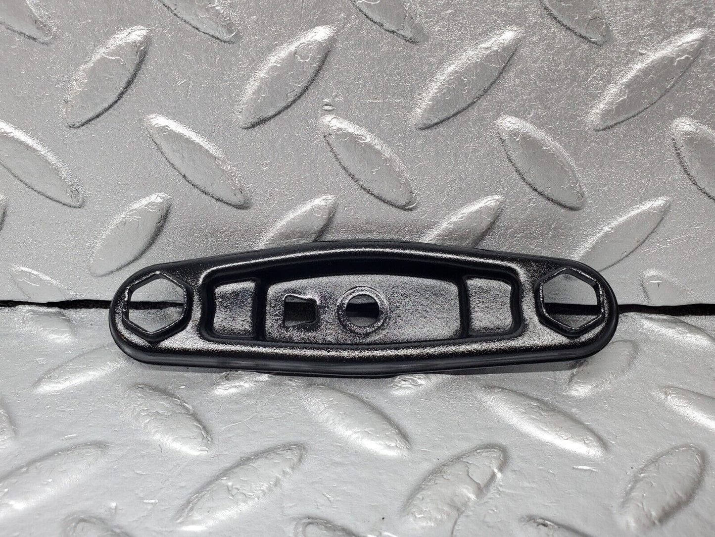 44490 Mercedes-Benz W123 280E Fuel Injector Bracket