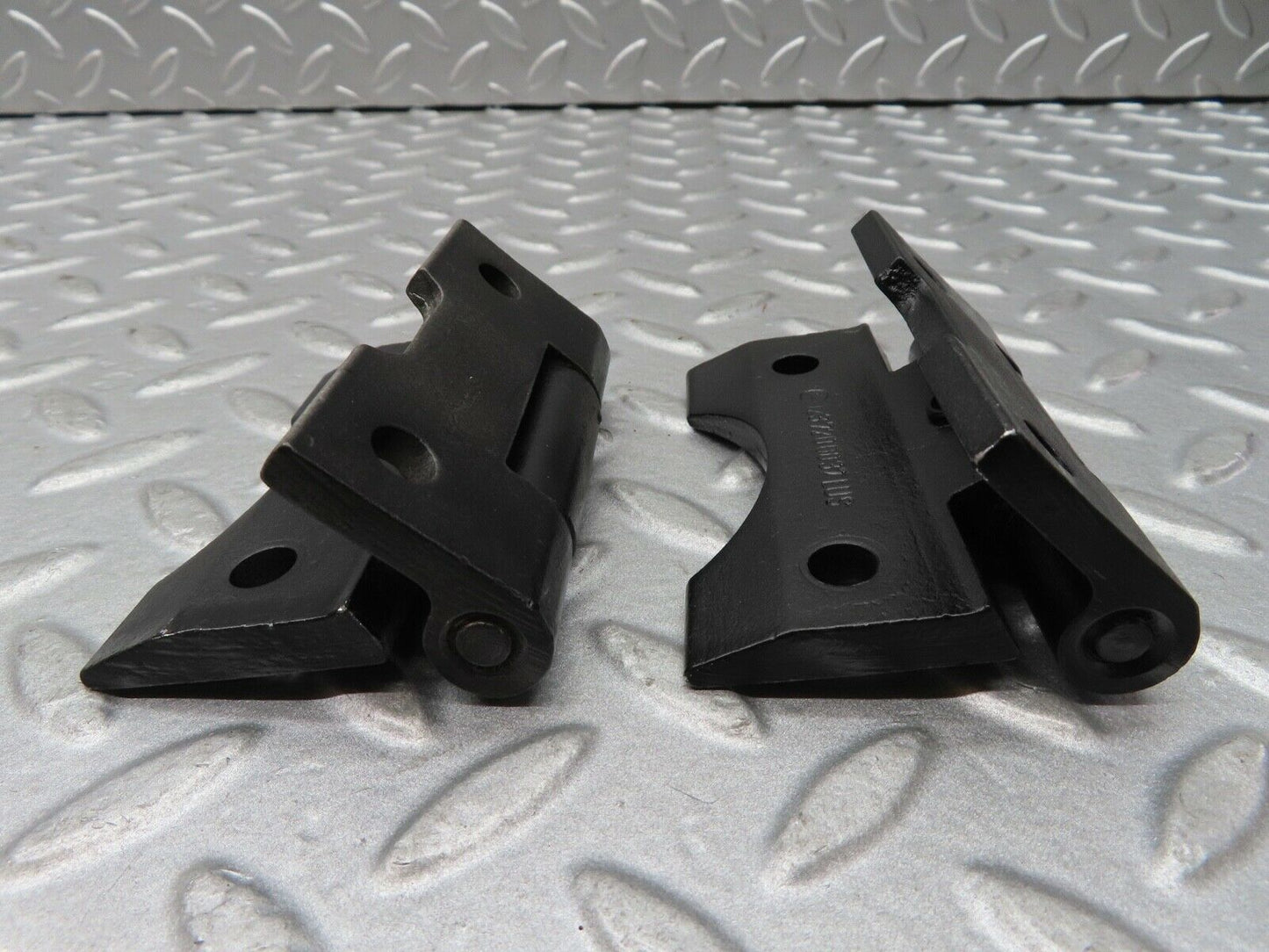 17007 Mercedes-Benz C123 280CE Coupe Door Hinges Pair 1237200037