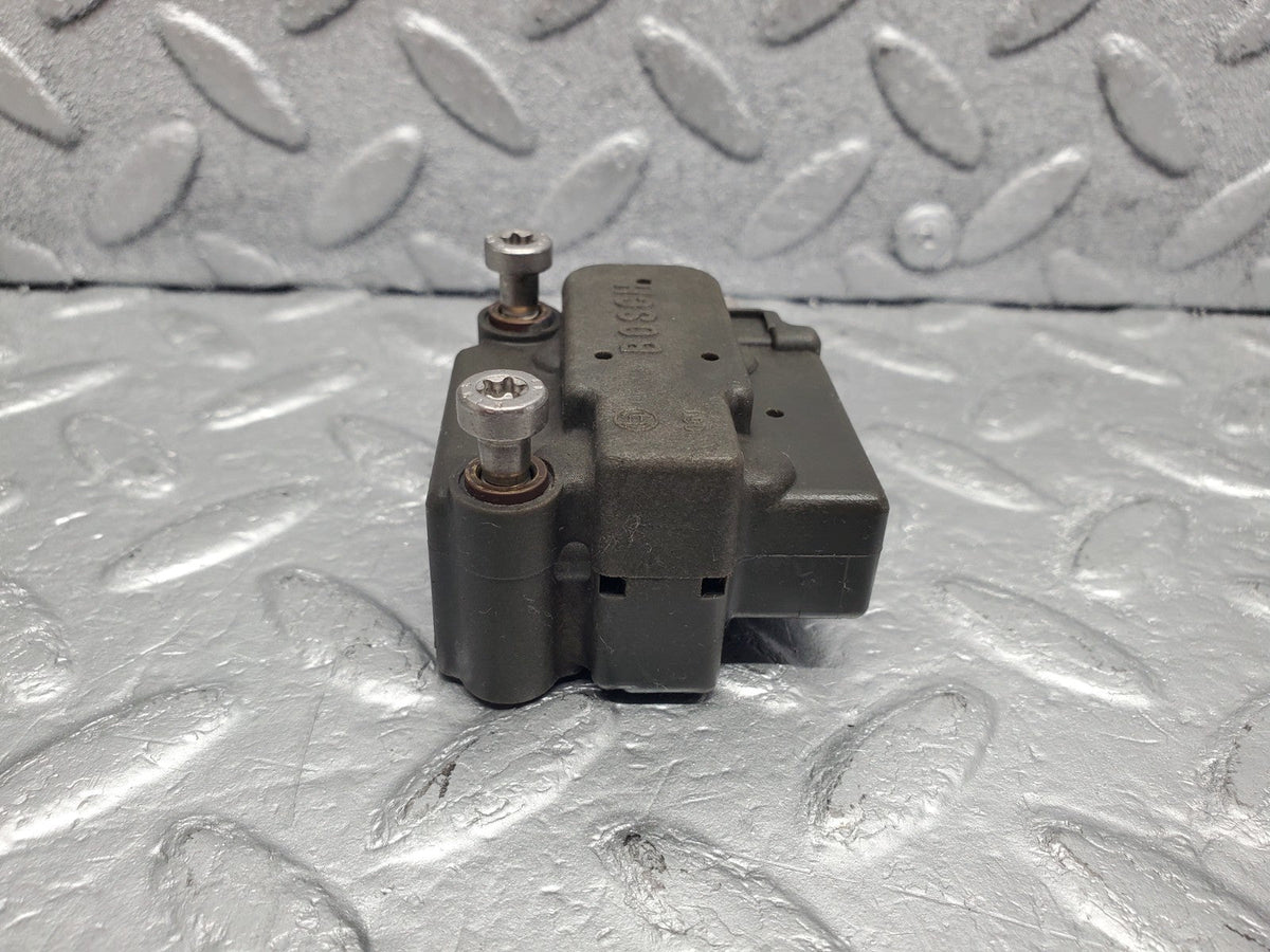 W201 Baby Benz fuel pressure regulator used OEM