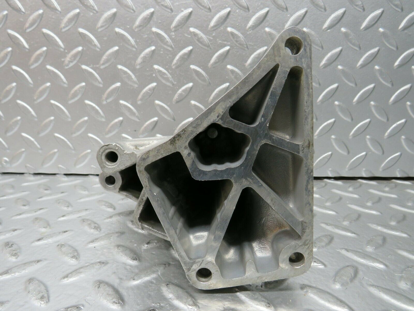 23289 Mercedes-Benz W116 350SE Alternator Generator Bracket 1161551135