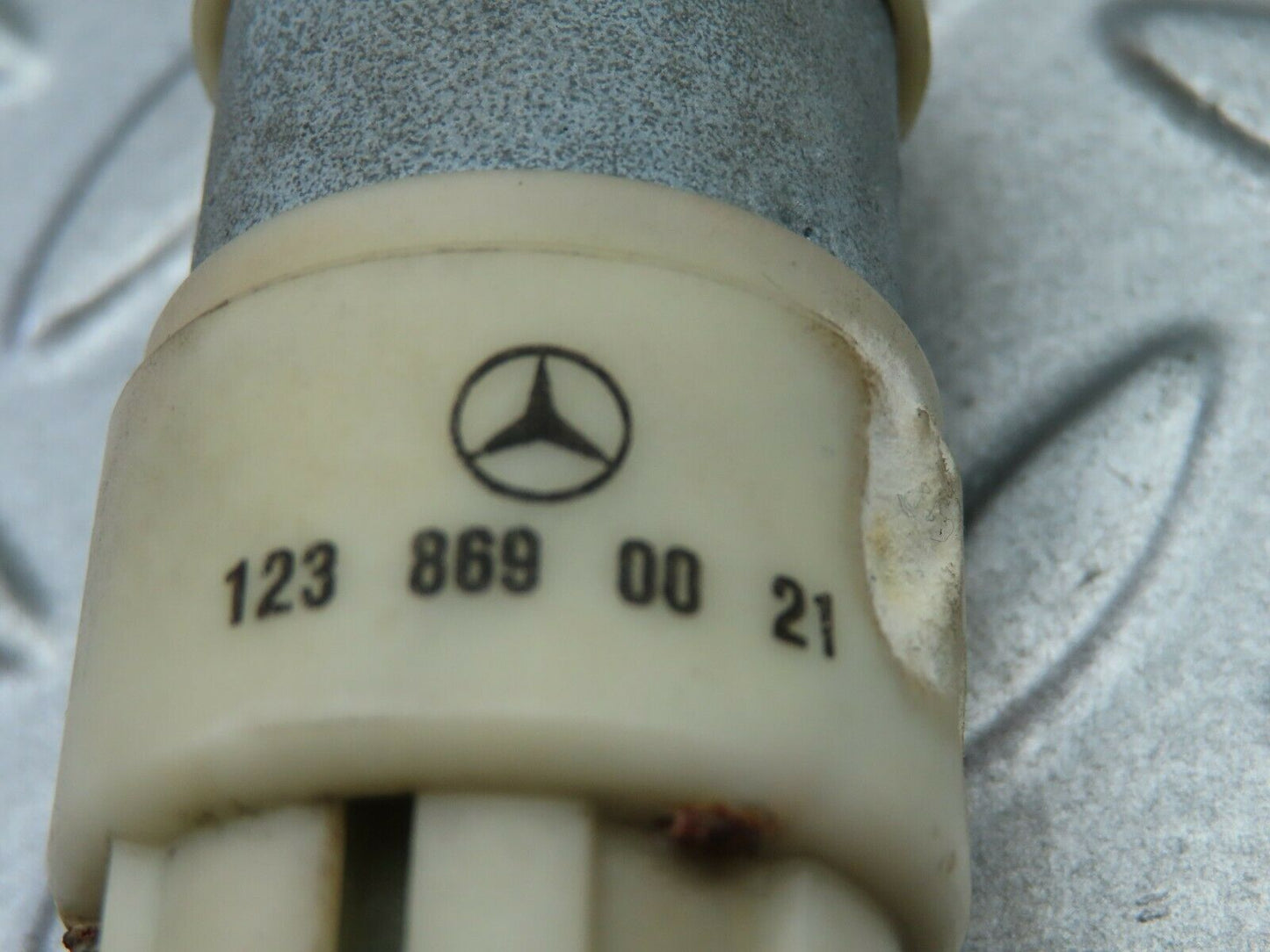 6161 Mercedes-Benz W126 380SE Windscreen Washer Pump 1238690021