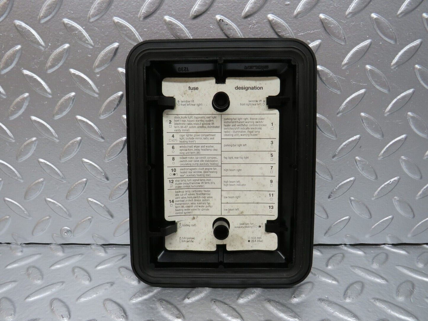 25582 Mercedes-Benz W123 200 Fuse Box Cover Lid 1235400082