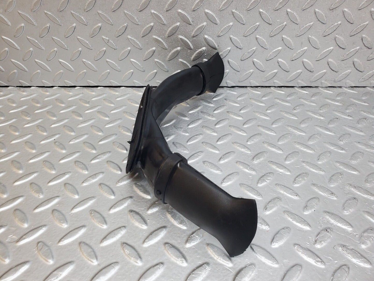 44775 Mercedes-Benz W124 220E Heater Water Drain 1248320025 1248320294