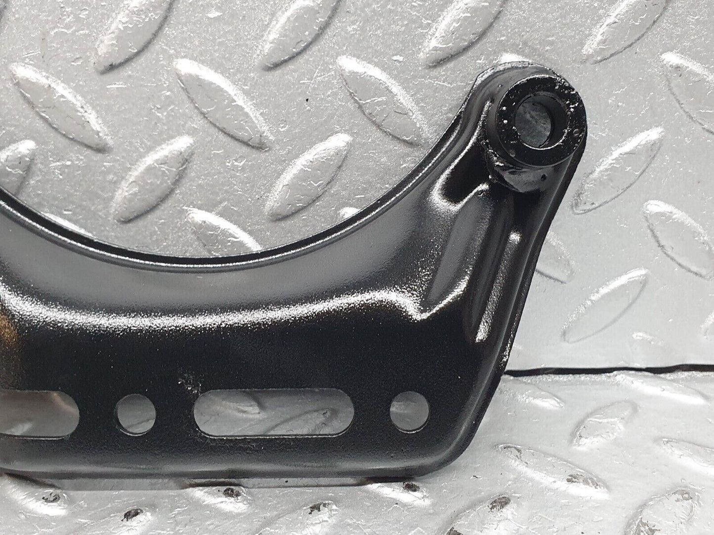 41151 Mercedes-Benz W126 300SE Air Conditioning Compressor Support Bracket