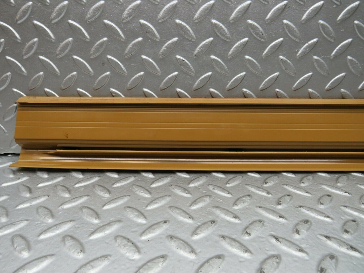 22048 Mercedes-Benz S123 280TE Wagon Front Right Door Sill Trim
