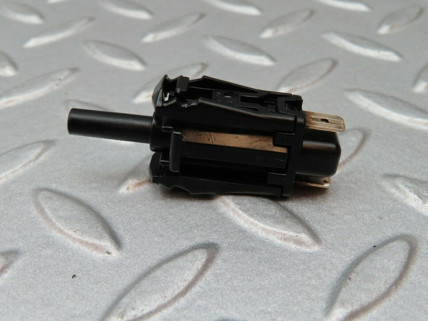 4307 Mercedes-Benz W123 230E Door Contact Switch 0015458714